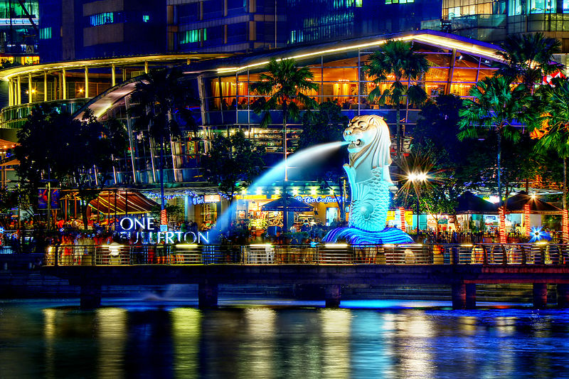 File:A Night Perspective on the Singapore Merlion (8347645113).jpg