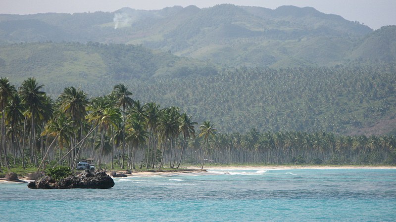 File:Playa de Rincón, en la Bahía de Rincón, Dominican Republic.jpg