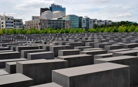 Holocaust Memorial Image