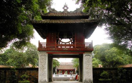 Temple Of Literature And National University Image