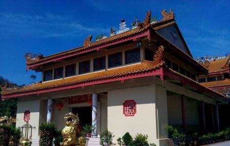 Sam Poh Temple Image